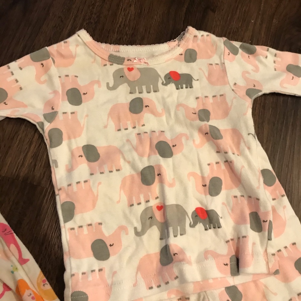 Carter’s pajama bundle